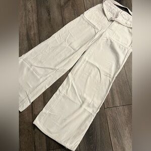 SO Bright White wide leg with belt jean size 0